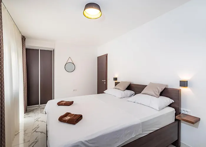 Gorgeous In With Wifi Prázdninový dům Bibinje