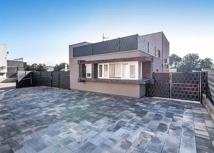 Prázdninový dům Gorgeous In With Wifi Bibinje