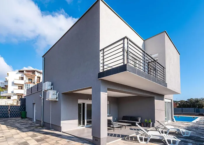 Gorgeous In With Wifi Prázdninový dům Bibinje