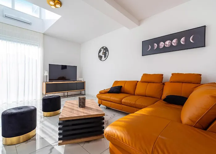 Gorgeous In With Wifi Prázdninový dům Bibinje